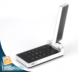 Illustration for article titled Sagem Porsche P'9521 Cellphone Looking Good in Amsterdam Grope Session